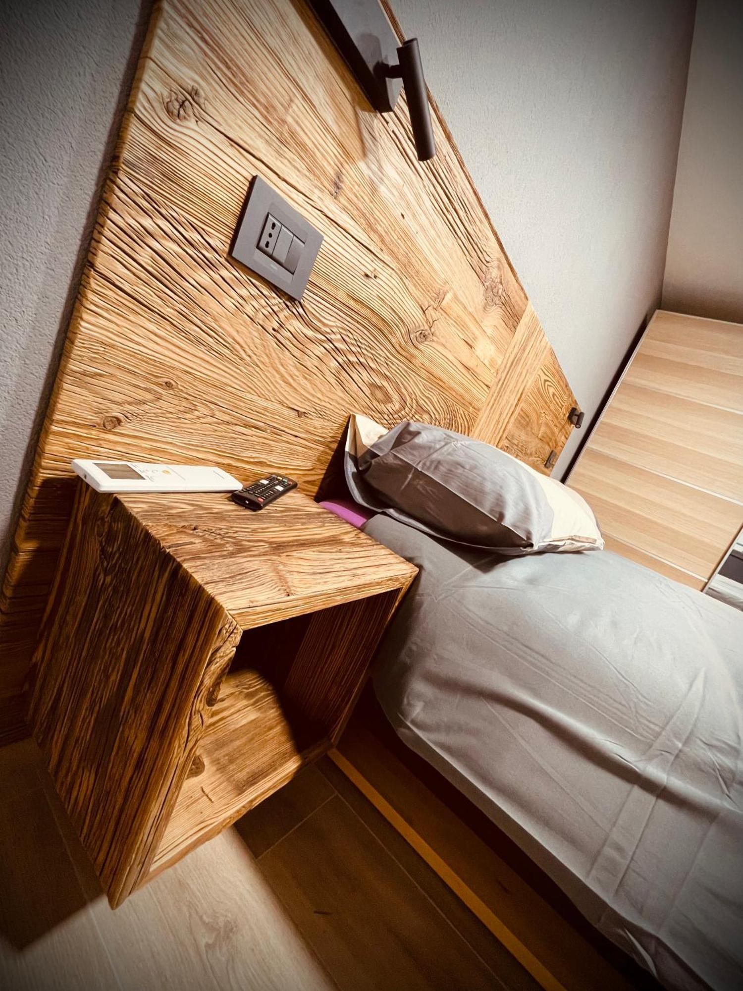 Alpine Hut Apartment Пон-Сен-Мартин Екстериор снимка